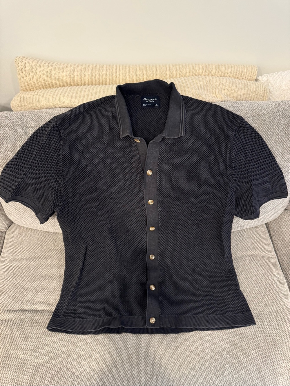 Abercrombie & Fitch Men’s Black Textured Short-Sleeve Polo with Button Placket